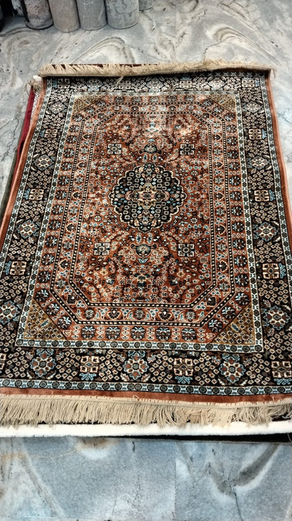Traditional silk persian design carpets rust colour 4ft x 6 ft rust colour soft shining
